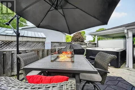 736 Comstock Crescent Brockville ON K6V 6E1