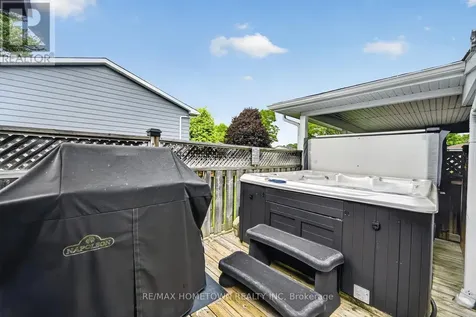 736 Comstock Crescent Brockville ON K6V 6E1