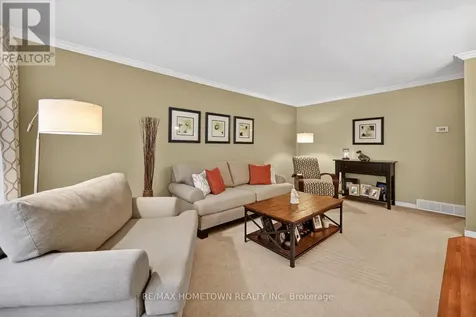 736 Comstock Crescent Brockville ON K6V 6E1