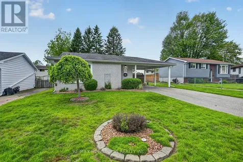 736 Comstock Crescent Brockville ON K6V 6E1