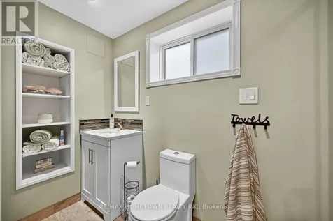 736 Comstock Crescent Brockville ON K6V 6E1