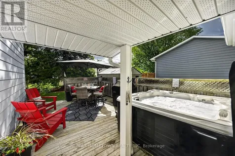 736 Comstock Crescent Brockville ON K6V 6E1