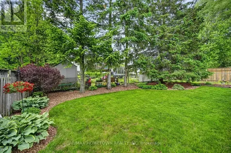 736 Comstock Crescent Brockville ON K6V 6E1