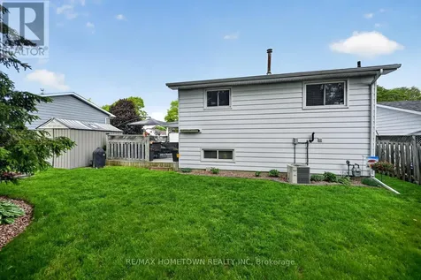 736 Comstock Crescent Brockville ON K6V 6E1