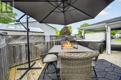 736 Comstock Crescent Brockville ON K6V 6E1