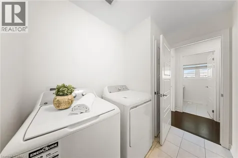 1 Bee Crescent Brantford ON N3T 0V7