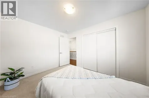 1 Bee Crescent Brantford ON N3T 0V7