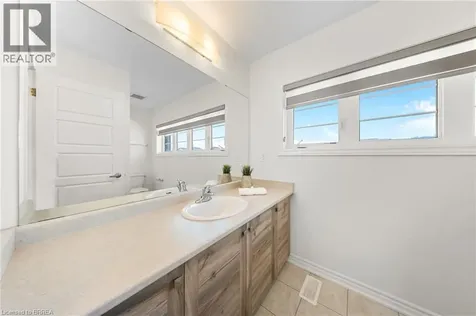 1 Bee Crescent Brantford ON N3T 0V7