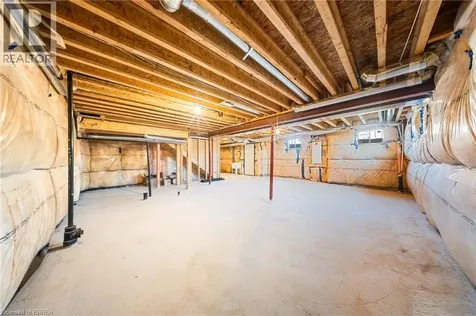 1 Bee Crescent Brantford ON N3T 0V7