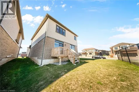 1 Bee Crescent Brantford ON N3T 0V7