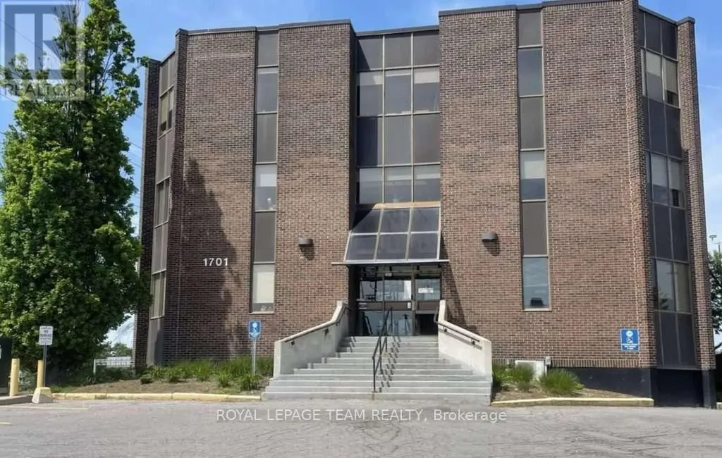 1701 Woodward Drive Ottawa ON K2C 0R4