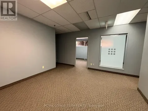 1701 Woodward Drive Ottawa ON K2C 0R4
