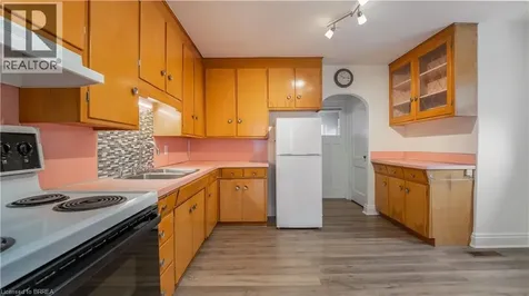 30 Third Avenue St. Thomas ON N5R 4J9
