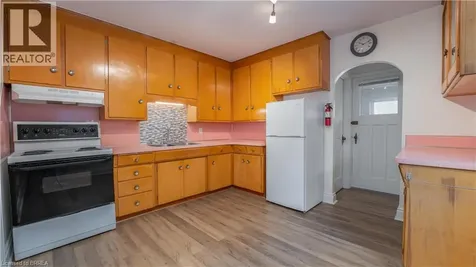 30 Third Avenue St. Thomas ON N5R 4J9