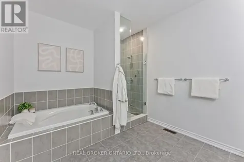 6 Howard Williams Court Uxbridge ON L9P 0R2