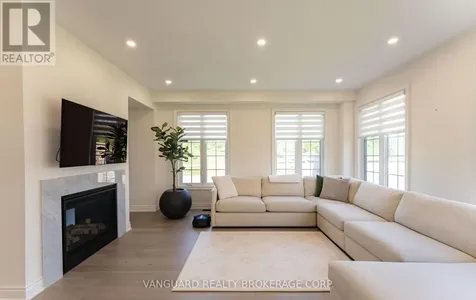 158 Scarlet Way Bradford West Gwillimbury ON L3Z 4J2