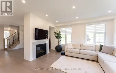 158 Scarlet Way Bradford West Gwillimbury ON L3Z 4J2
