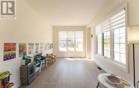 158 Scarlet Way Bradford West Gwillimbury ON L3Z 4J2