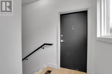 109 Russell Avenue Ottawa ON K1N 7X2