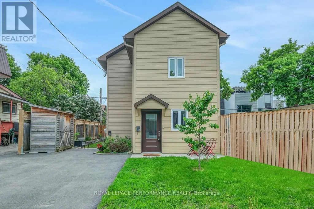6 Hilda Street Ottawa ON K1Y 2A9