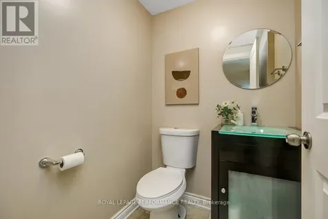 6 Hilda Street Ottawa ON K1Y 2A9