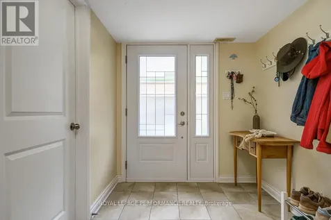6 Hilda Street Ottawa ON K1Y 2A9