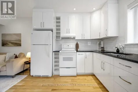 6 Hilda Street Ottawa ON K1Y 2A9