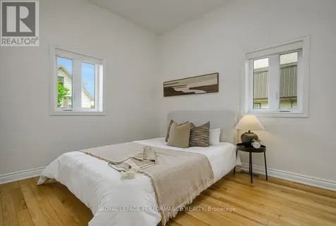 6 Hilda Street Ottawa ON K1Y 2A9