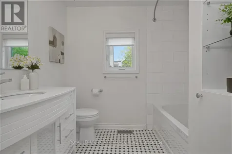 6 Hilda Street Ottawa ON K1Y 2A9