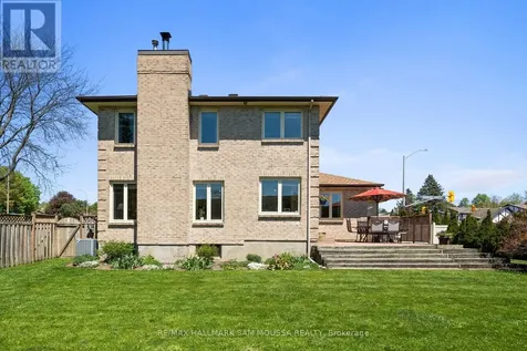 1 Willow Glen Drive Ottawa ON K2M 1L3