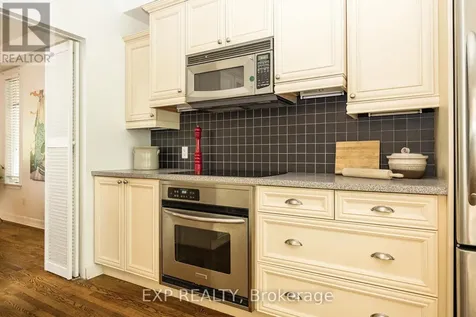 36 Oakbriar Crescent Ottawa ON K2J 5G1
