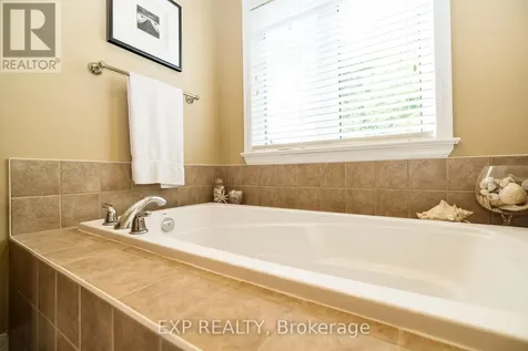 36 Oakbriar Crescent Ottawa ON K2J 5G1