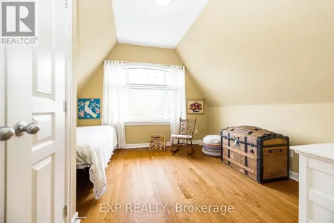 36 Oakbriar Crescent Ottawa ON K2J 5G1