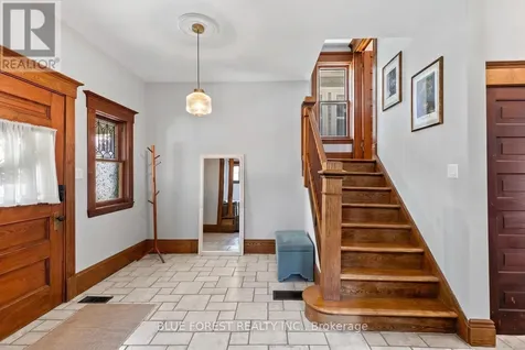 46 Gladstone Avenue St. Thomas ON N5R 2L6