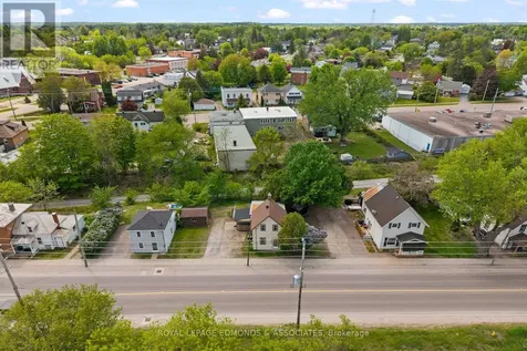 736 Pembroke Street West Pembroke ON K8A 5P6