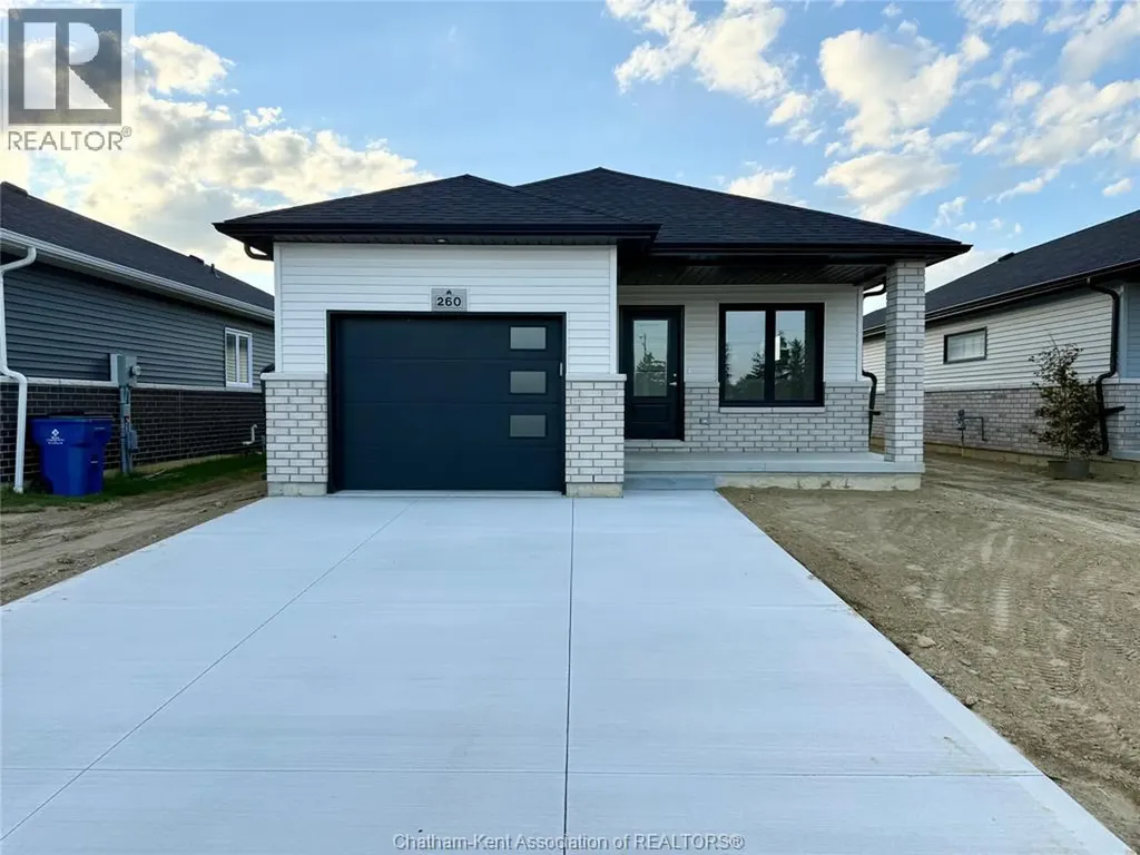 244 Ironwood Trail Chatham ON N7M 0V6