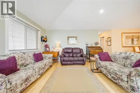 1739 Castleton Avenue Windsor ON N8P 1P5