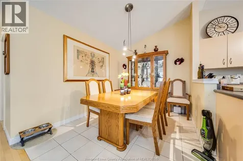 1739 Castleton Avenue Windsor ON N8P 1P5