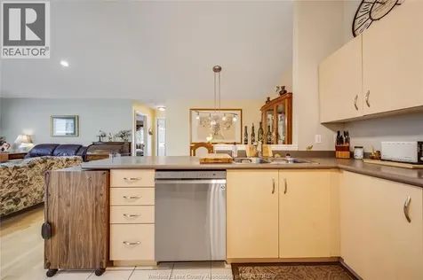 1739 Castleton Avenue Windsor ON N8P 1P5