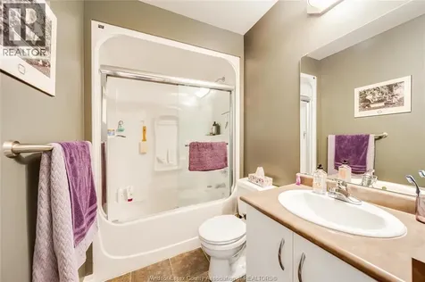 1739 Castleton Avenue Windsor ON N8P 1P5
