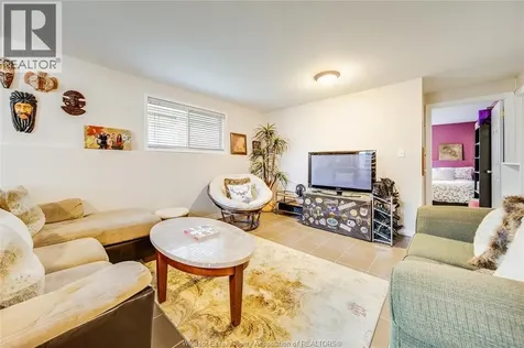 1739 Castleton Avenue Windsor ON N8P 1P5
