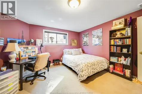1739 Castleton Avenue Windsor ON N8P 1P5