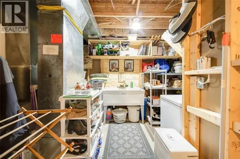 1739 Castleton Avenue Windsor ON N8P 1P5