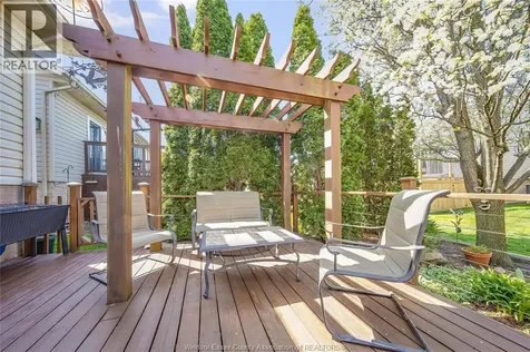 1739 Castleton Avenue Windsor ON N8P 1P5