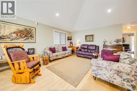 1739 Castleton Avenue Windsor ON N8P 1P5