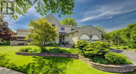 135 Royal Orchard Drive Waterloo ON N2N 1S2