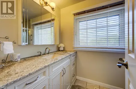 135 Royal Orchard Drive Waterloo ON N2N 1S2