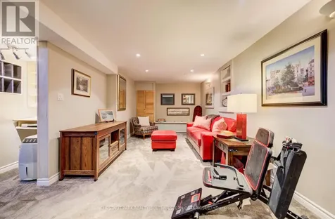 135 Royal Orchard Drive Waterloo ON N2N 1S2