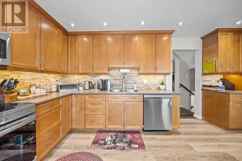 1137 Chimney Hill Way Ottawa ON K1J 8Z7