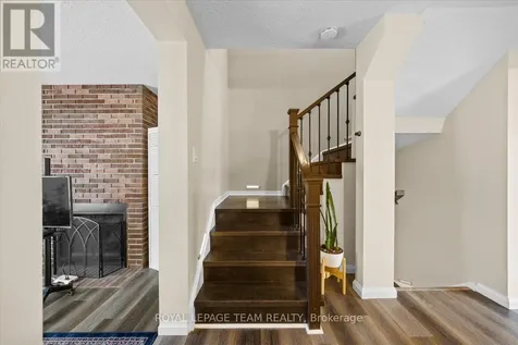 1137 Chimney Hill Way Ottawa ON K1J 8Z7